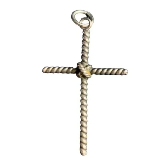 Vintage Silver Tone Twisted Cross Crucifix Necklace Pendant Christian Religious - Picture 4 of 4